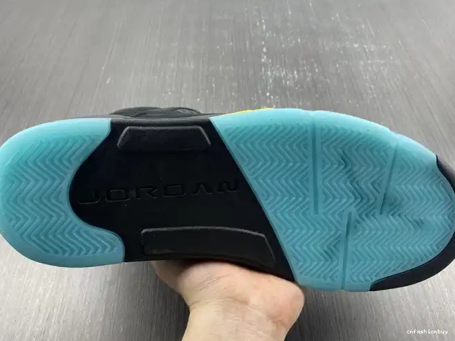 Aqua Jordan DD0587-047 5 Air 0429